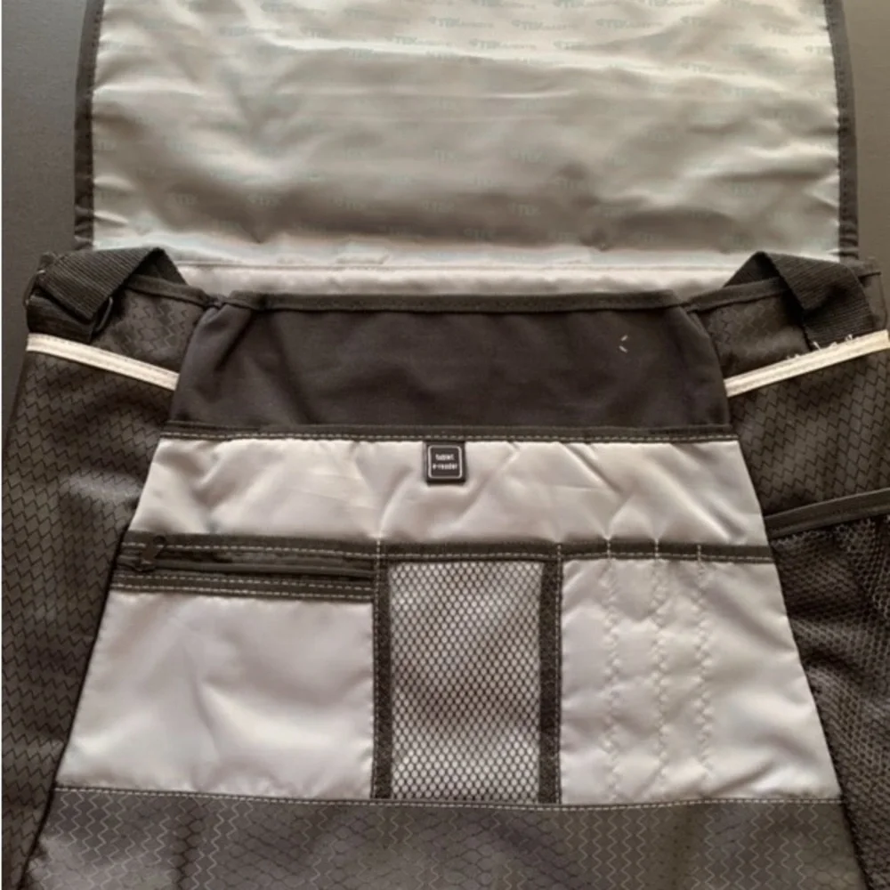 2 Messenger Bags